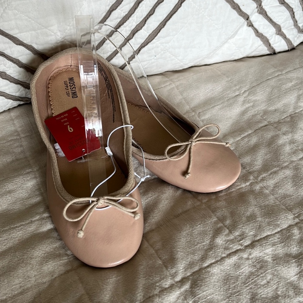 Mossimo Ballet Flats Nude Size 9